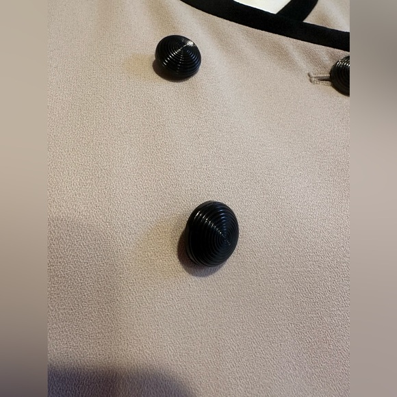 Le Suit Paris New York Beige & Black Top.Skirt Set Top Is Double Breasted Sz 12P - Picture 3 of 16